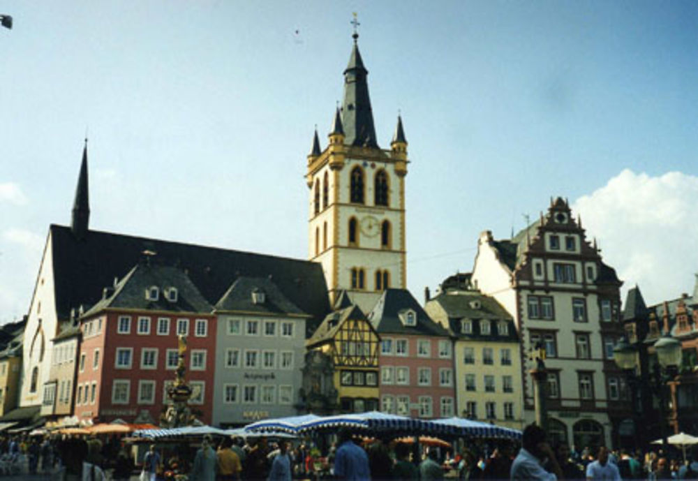 La place du marché de Trèves