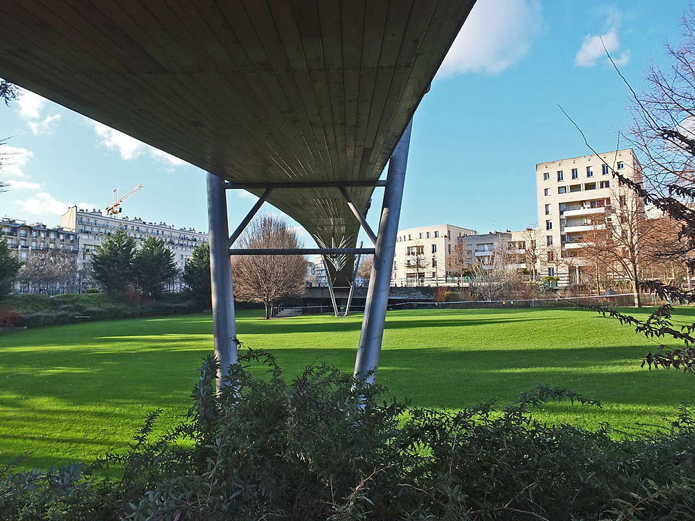 Sous le pont