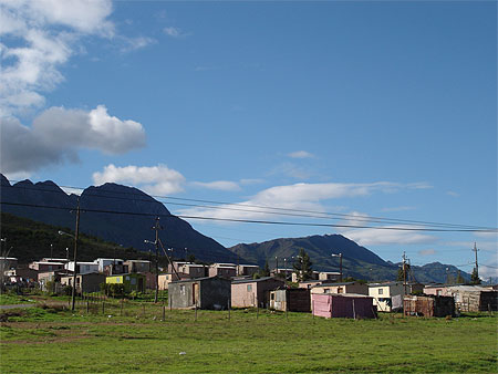 Petite ville, petite bidonville Petite ville, petite bidonville