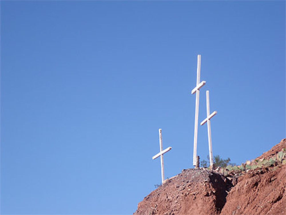 Tres cruces