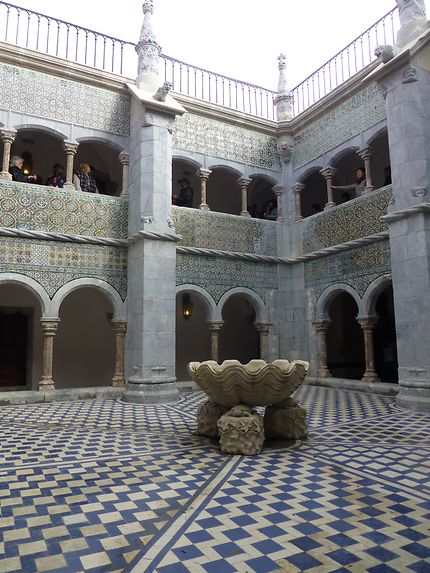La cour, Palais national de Pena, Sintra