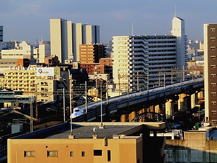 Train rapide à Osaka