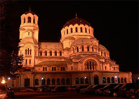 La cathédrale Alexander Nevski éclairée