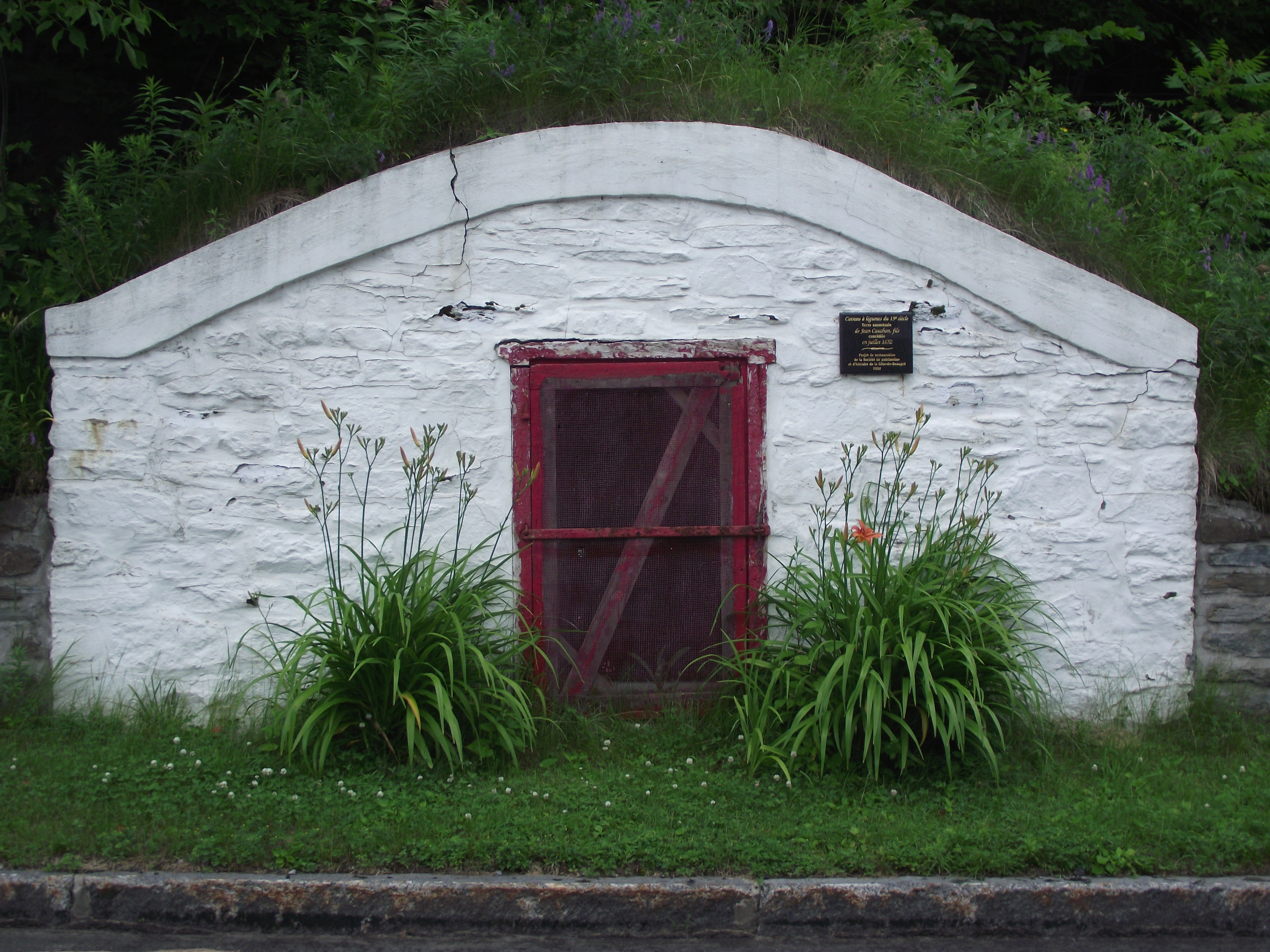 Caveau à légumes à Château-Richer Caveau à légumes à Château-Richer