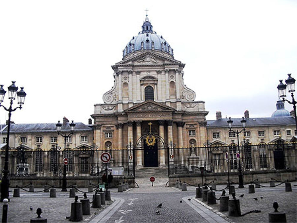 Vue générale de l'église du Val-de-Grâce