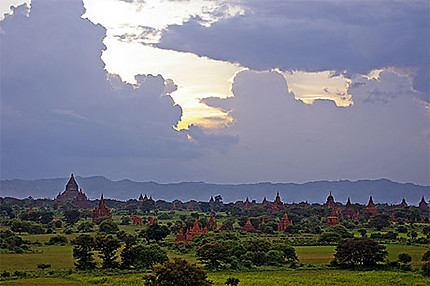 Bagan - couché de soleil