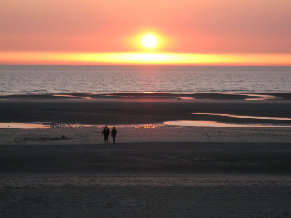 Couché de soleil sur la plage de Fort-Mahon