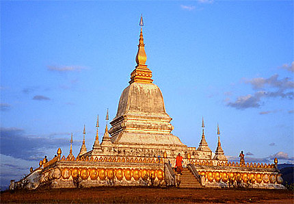 Wat That Luang, au couchant