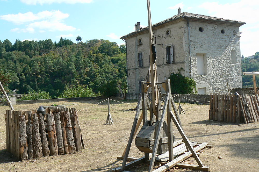 Armes médivales au château de largentière