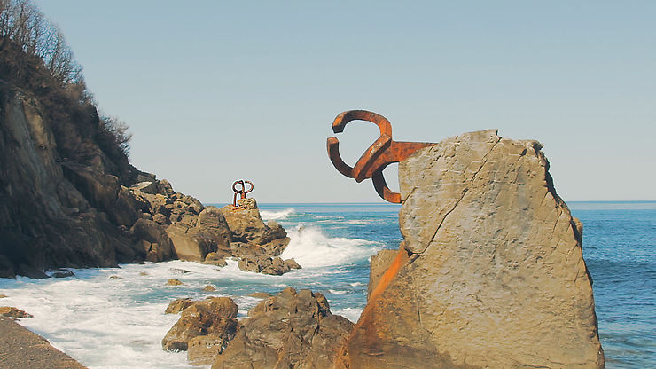 Evénement - L'Espagne célèbre le centenaire du sculpteur Eduardo Chillida