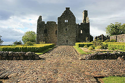 Tully Castle