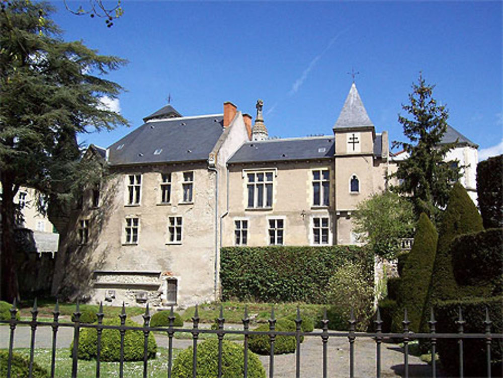 Le Castel Franc