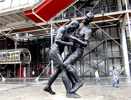 Coup de tête de Zidane en statue