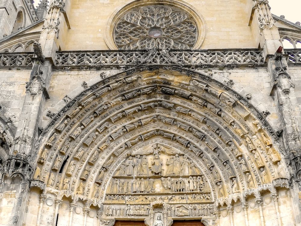 Tympan de la cathédrale St-Jean-Baptiste