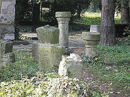 Le cimetière qui entoure l'église de Boyana