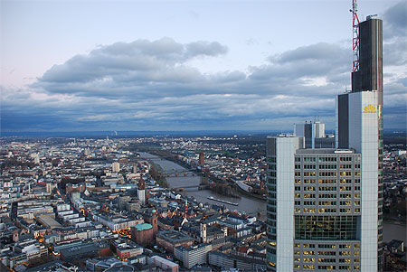 Vue sur la ville depuis la Main Tower (200m)