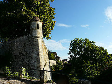 Les remparts d'Avallon