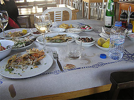 Fin de repas Mezzé poisson île de Chypre