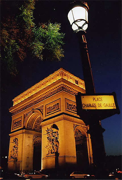 Arc de Triomphe By night