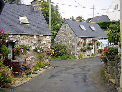 Hameau fleuri de la presqu'île