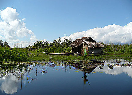 Maison de pêcheur sur le lac Inle