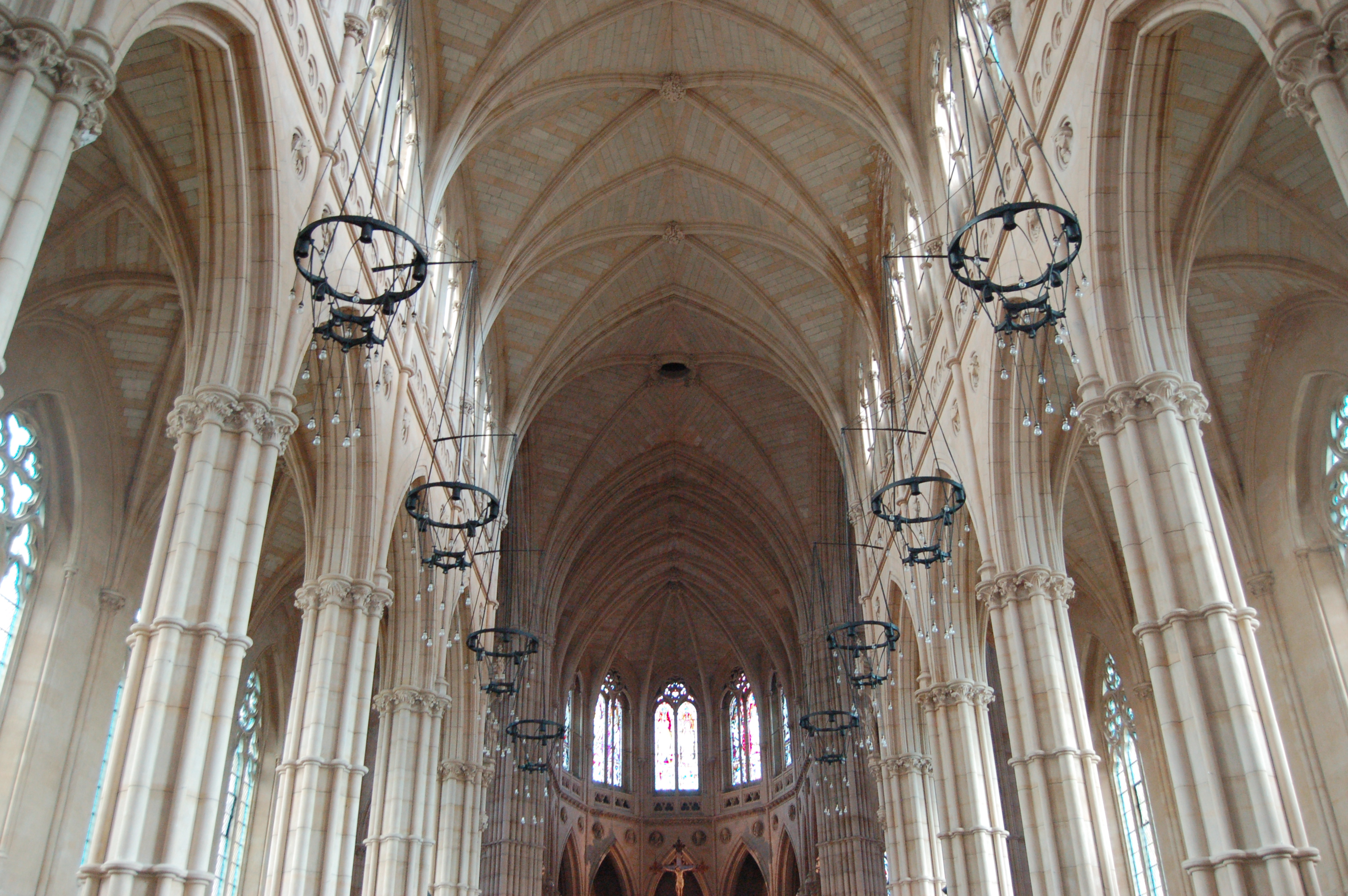 Intérieur de la cathédrale d'Arundel Intérieur de la cathédrale d'Arundel