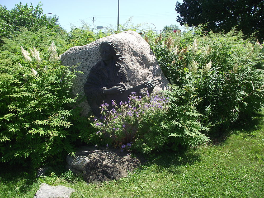 Statue de Félix Leclerc à L'Île-D'Orléans