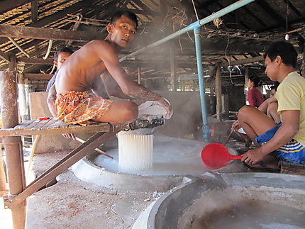 Fabrique de vermicelles birmans