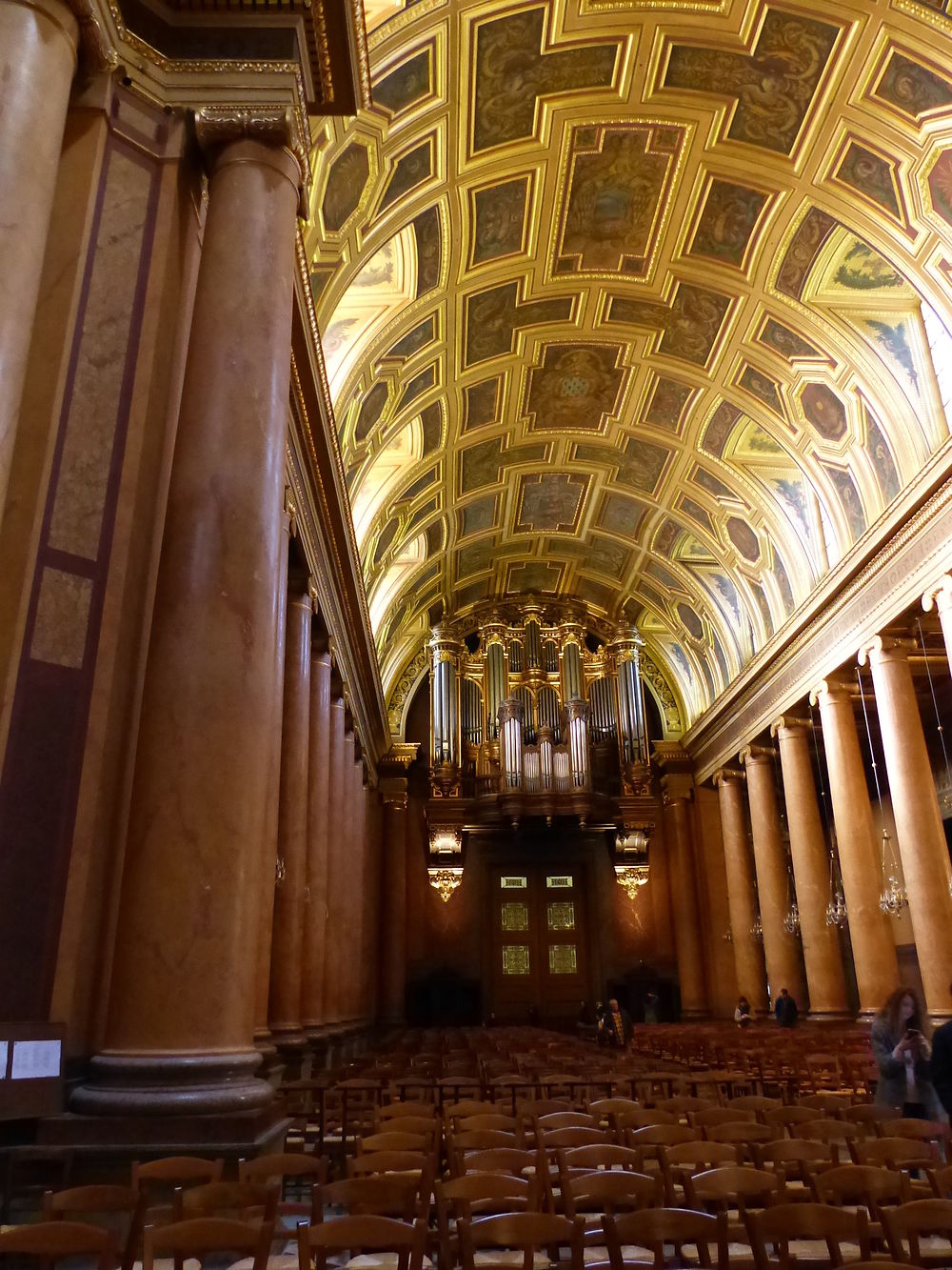 Orgues gigantesques de la cathédrale de Rennes