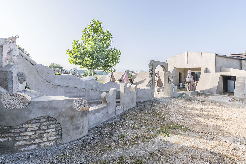 Pyramide de Cormatin