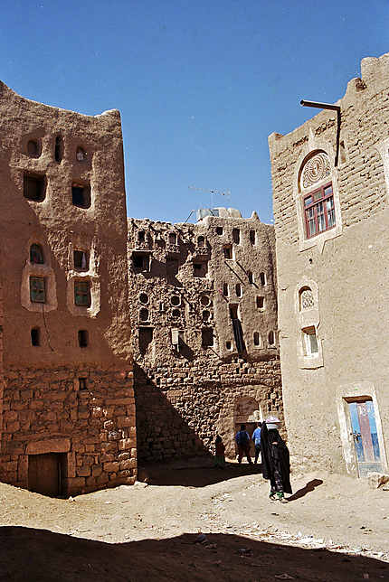 Une ruelle à Amran, cité médiévale