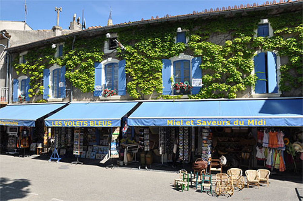 Goudargues, Les Volets Bleus