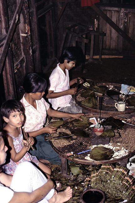 Une fabrique de cigares familiale à Mandalay