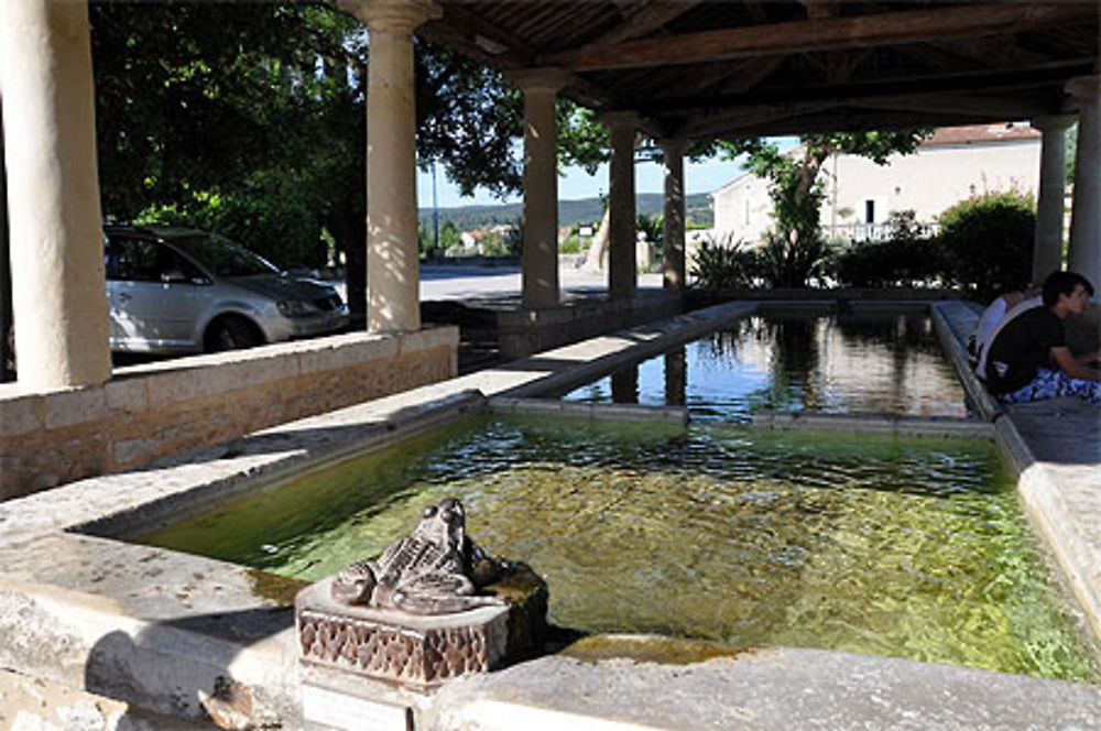 Goudargues, Le bassin lavoir