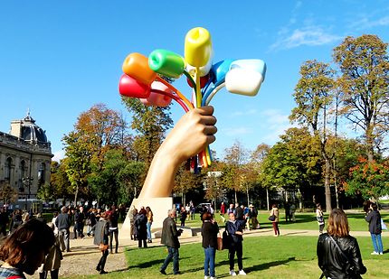 Le bouquet de tulipes (2019) Jeff Koons 