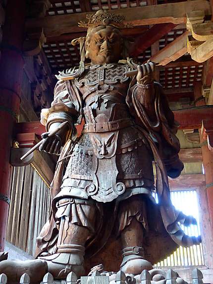 Temple Todai-ji de Nara - Statue en bois