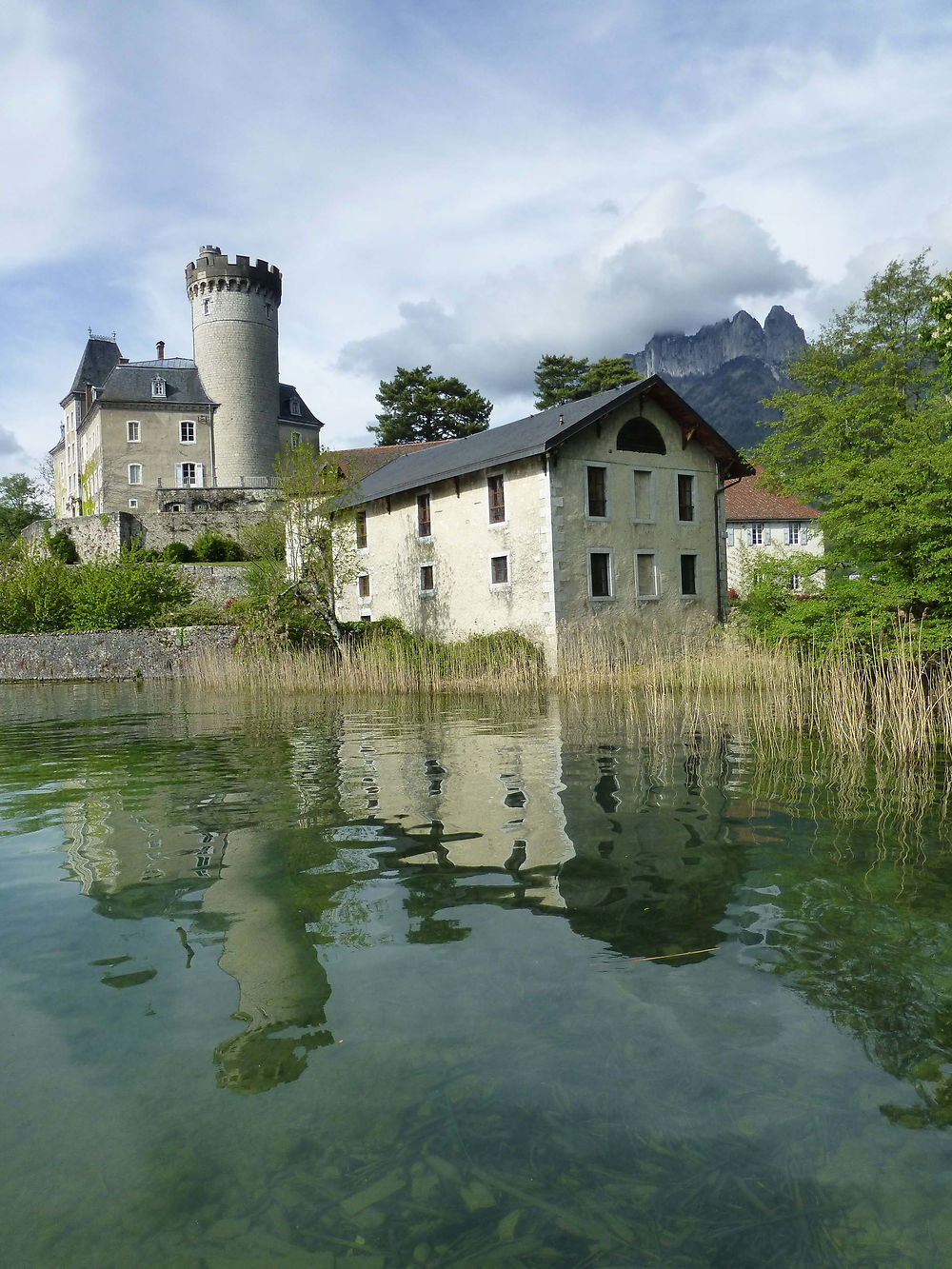 Maison et château à Duingt