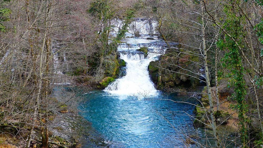 Cascades sur la Route des Planches près d'Arbois