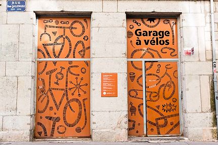 La jolie façade du garage à vélos à St-Etienne