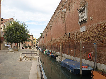 Le long de l'arsenal - quartier de Castello Le long de l'arsenal - quartier de Castello