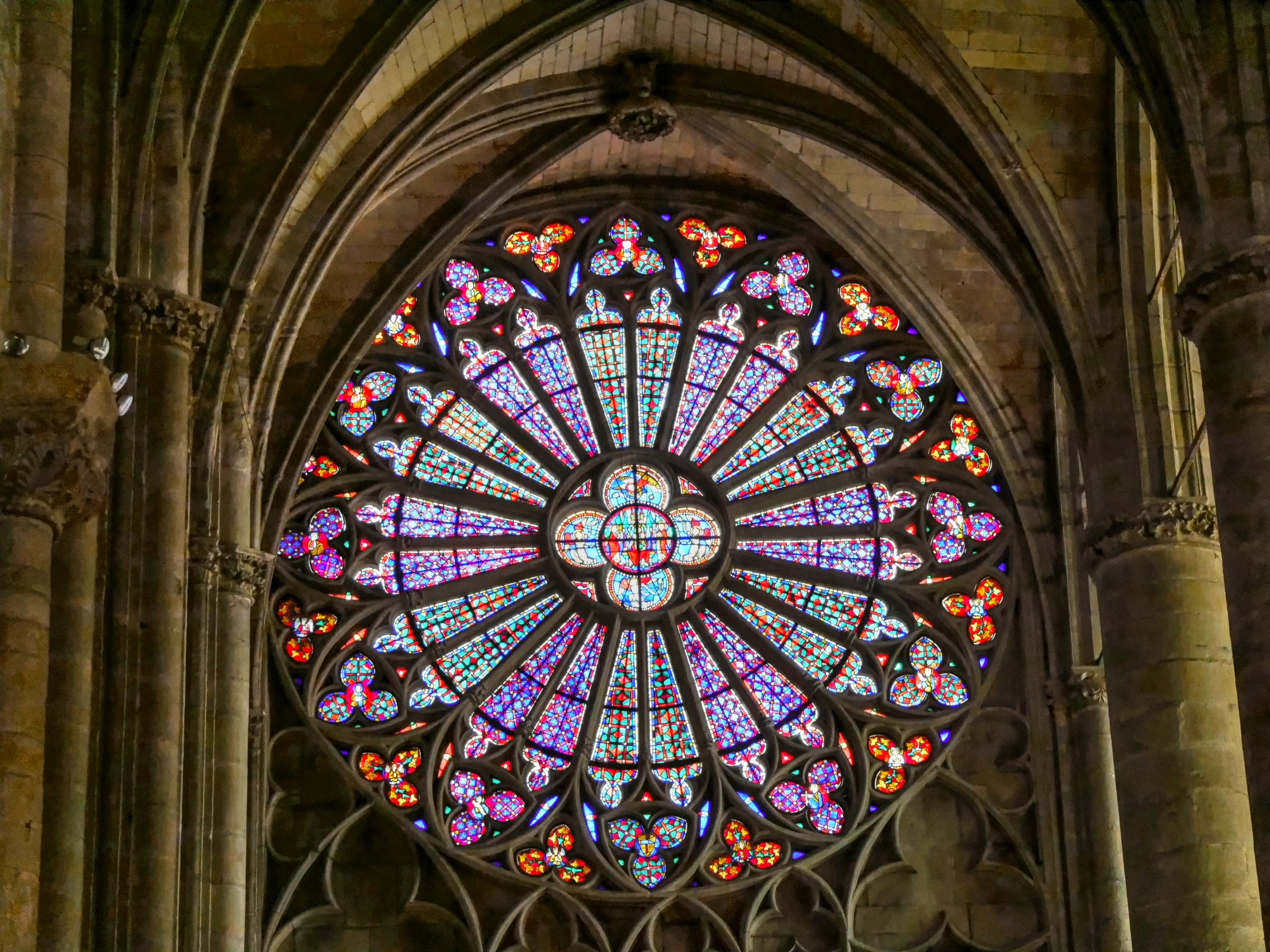 Vitrail de la basilique St-Nazaire Vitrail de la basilique St-Nazaire