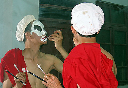 Maquillage pour opéra Sichuanais