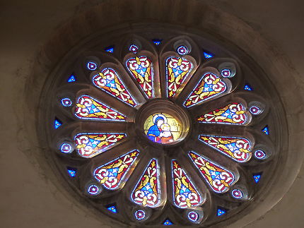 Un vitrail tout en finesse à l'Eglise Saint-Gilles