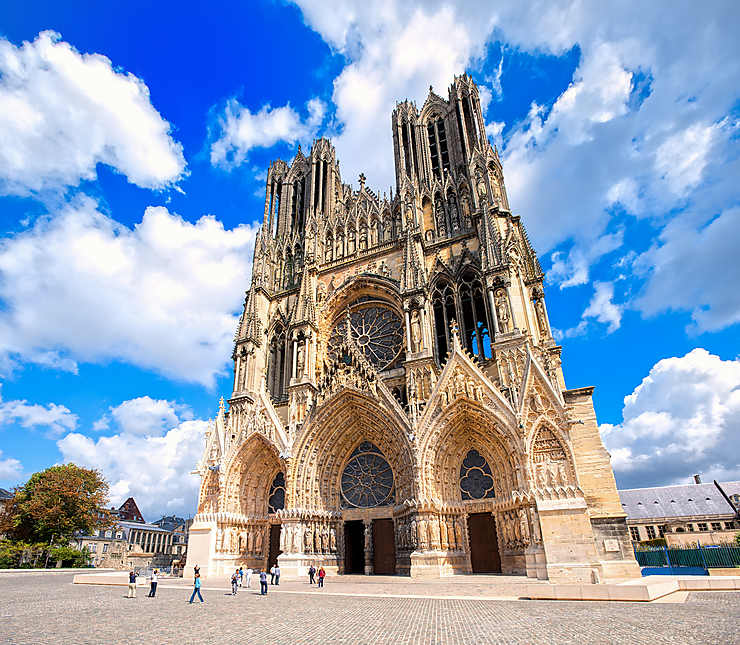 La cathédrale Notre-Dame, l’ancienne abbaye Saint-Rémi et le palais du Tau à Reims 