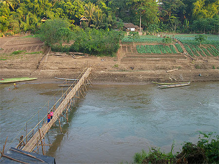 Pont sur la Nam Kane à  Luang Prabang 