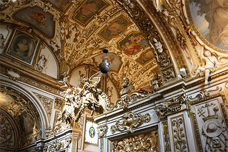 Intérieur de l'église de Camaldoli Intérieur de l'église de Camaldoli