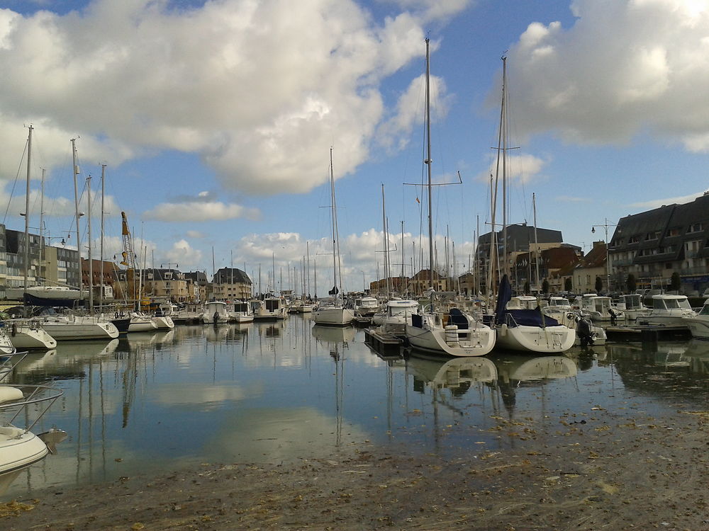 Reflets sur l'eau à Courseulles sur Mer