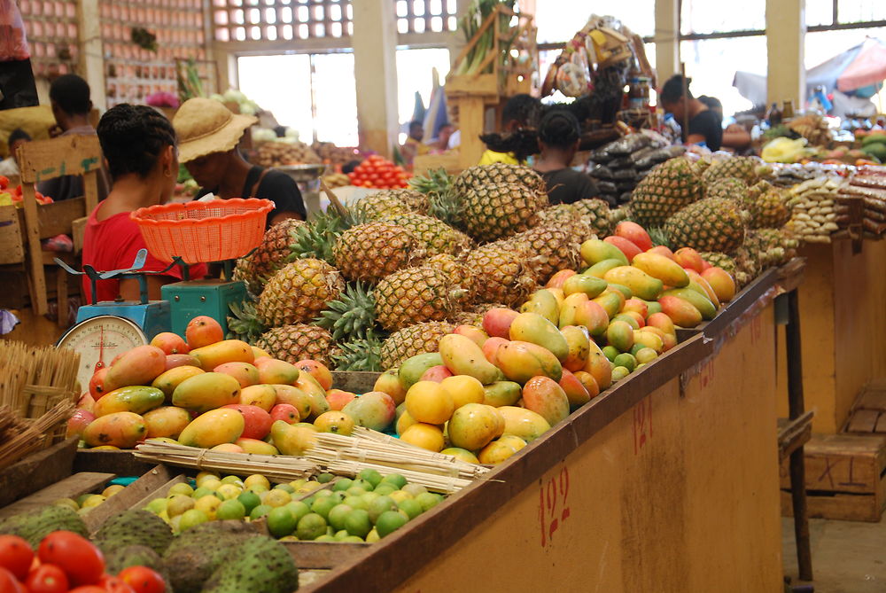 Marché couvert à Nosy Be 