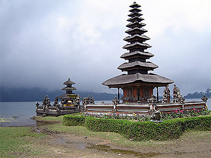 Temple Ulu Danu