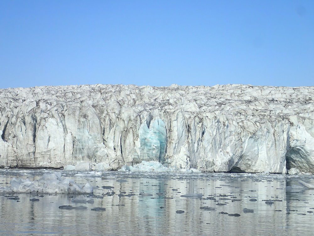 Au pied du glacier